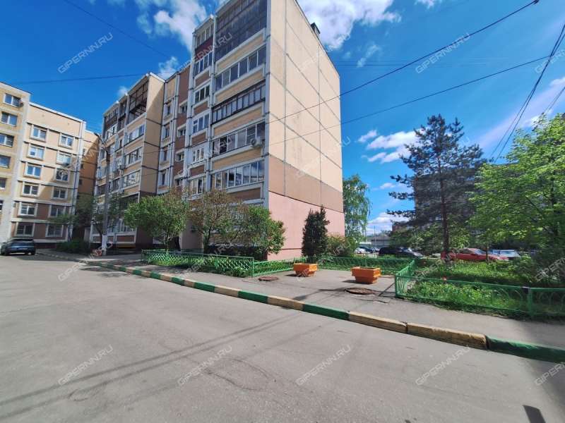 трёхкомнатная квартира на Керченской улице дом 28