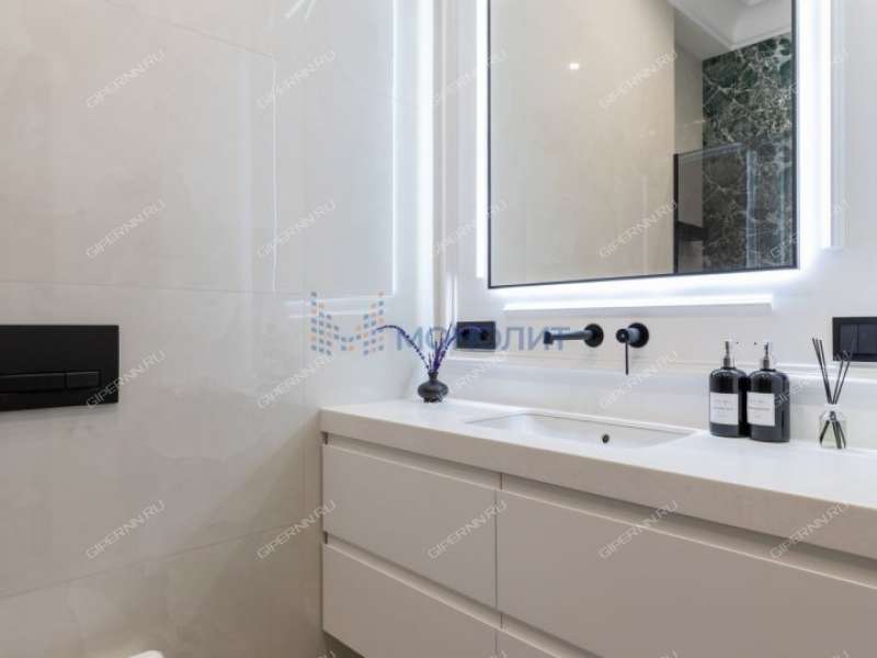 трёхкомнатная квартира на Большей Печёрской улице дом 89