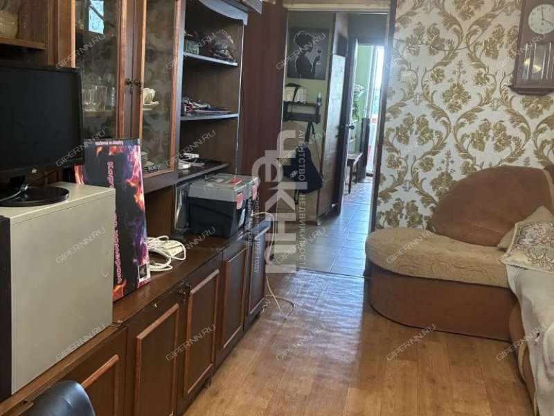 трёхкомнатная квартира на улице Германа Лопатина дом 9