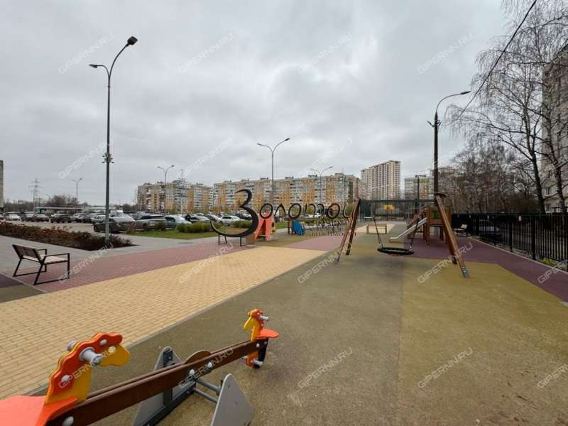 трёхкомнатная квартира на улице Маковского дом 25