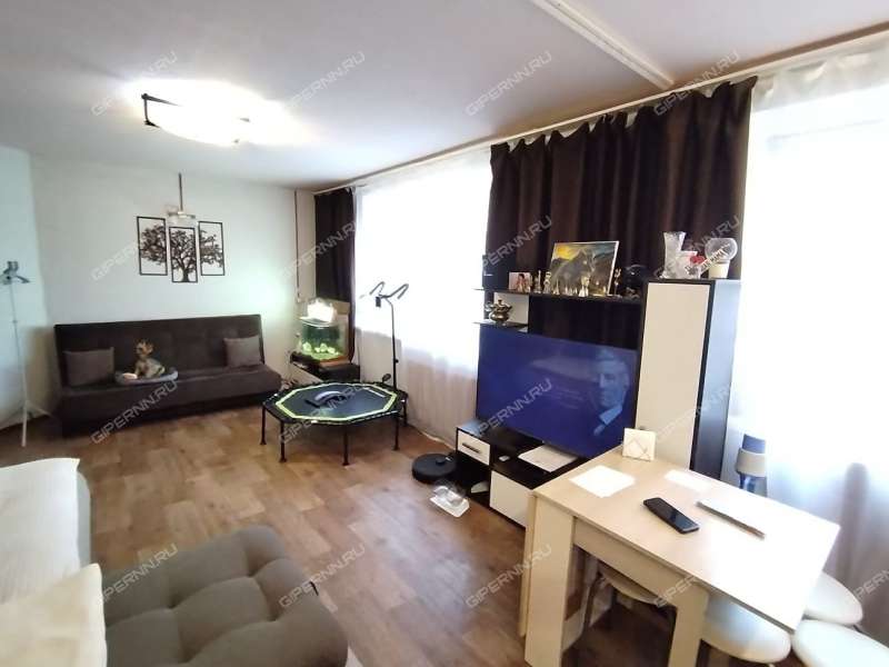 четырёхкомнатная квартира в 2-м микрорайоне дом 1 город Кстово