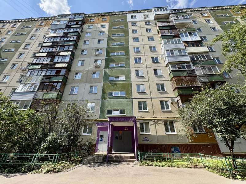 трёхкомнатная квартира на улице Верхнепечёрская дом 8