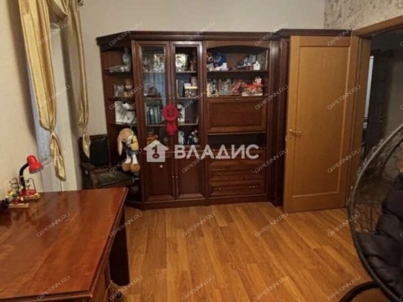 трёхкомнатная квартира на улице Родионова дом 165 к1