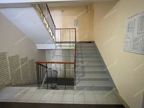 4-komnatnaya-ul-nesterova-d-33 фото