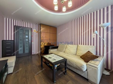 3-komnatnaya-ul-rodionova-d-165-k10 фото