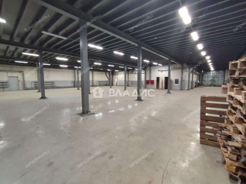 помещение под торговую площадь на шоссе Жиркомбината