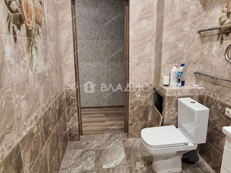 двухкомнатная квартира на улице Родионова дом 202/1