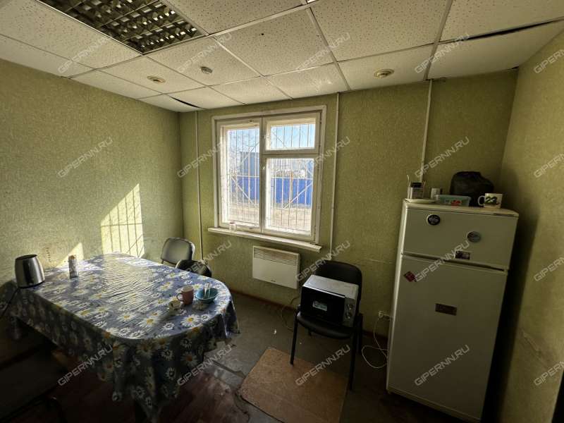 здание под офис, торговую площадь на улице Коновалова