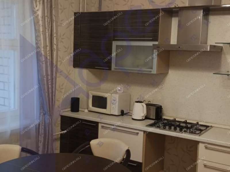 трёхкомнатная квартира на улице Родионова дом 193