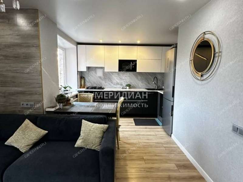 трёхкомнатная квартира на улице Максима Горького дом 144