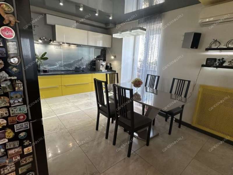 трёхкомнатная квартира на Октябрьской улице дом 5б город Дзержинск