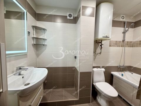 4-komnatnaya-ul-kerchenskaya-d-14a фото