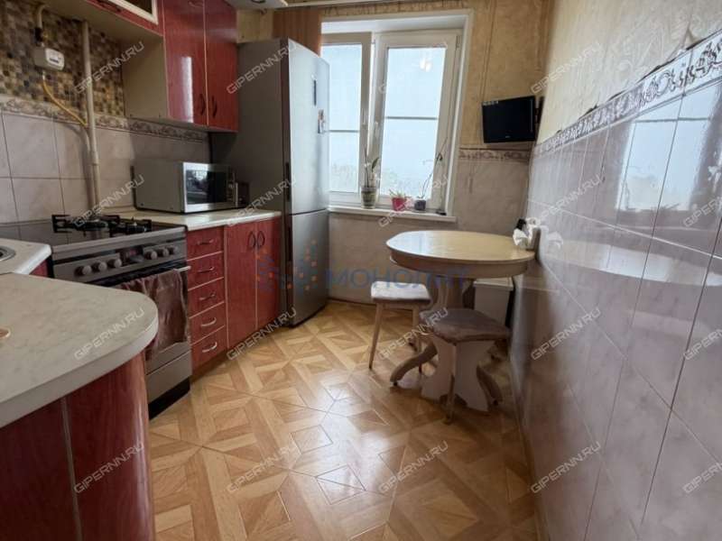 трёхкомнатная квартира на улице Красных Зорь дом 17