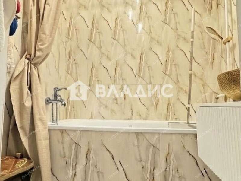 трёхкомнатная квартира на улице Глеба Успенского дом 1 к2