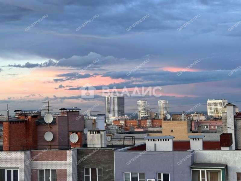 четырёхкомнатная квартира на улице Дунаева дом 8