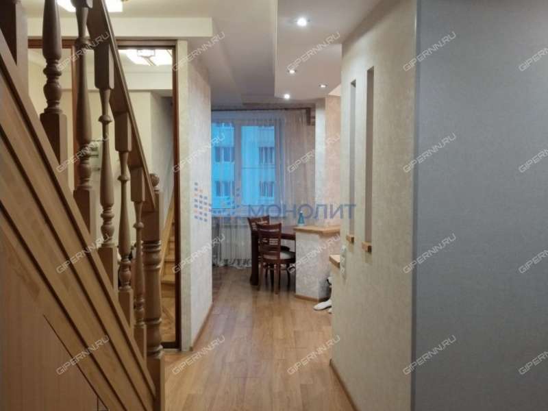 четырёхкомнатная квартира на улице 40 лет Октября дом 5б