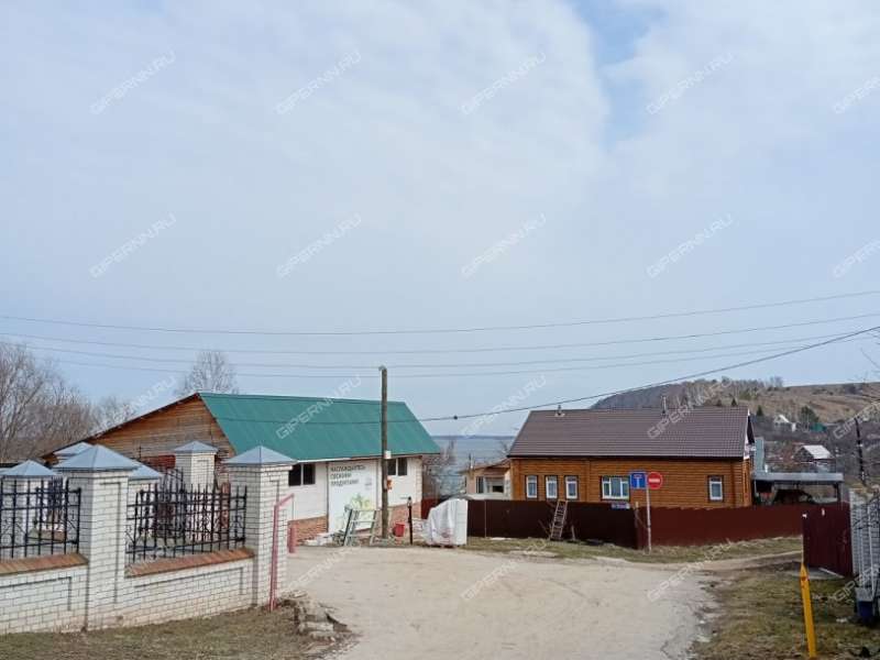 дом на улице Ограда село Татинец