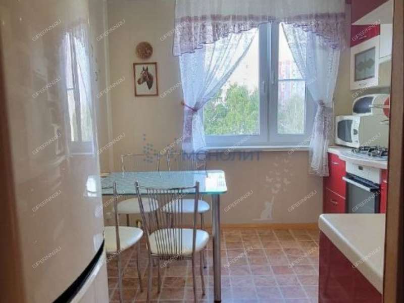 трёхкомнатная квартира на улице Маршала Рокоссовского дом 15