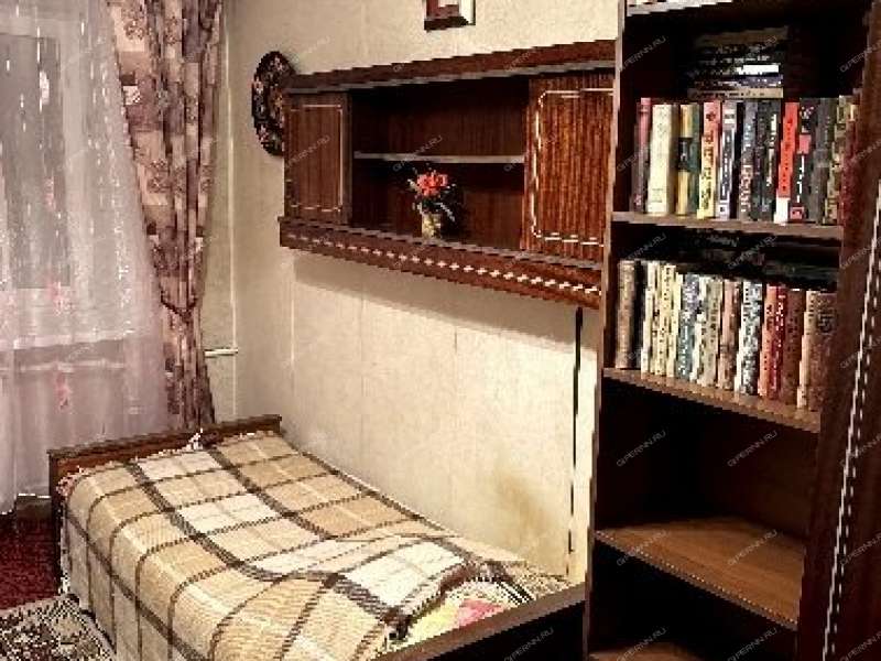 трёхкомнатная квартира на улице Космонавта Комарова дом 16а