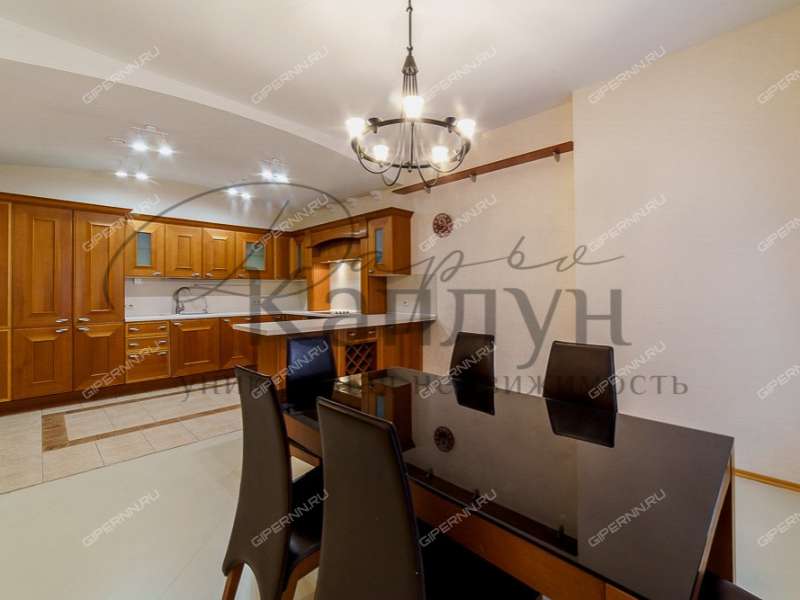 четырёхкомнатная квартира на улице Минина дом 9/4