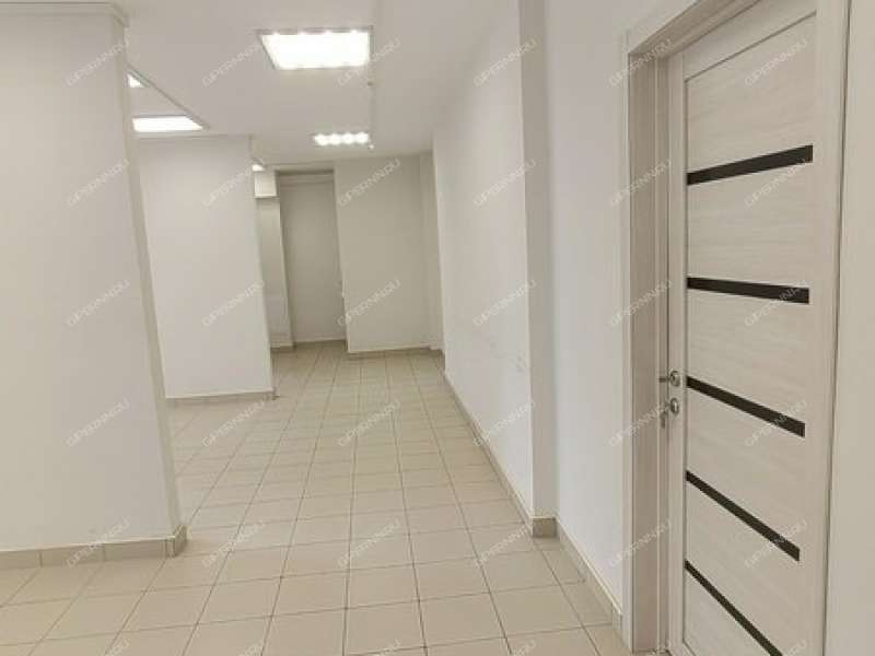 помещение под торговую площадь на улице Сергея Есенина