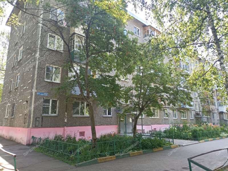 двухкомнатная квартира на улице Героя Юрия Смирнова дом 61