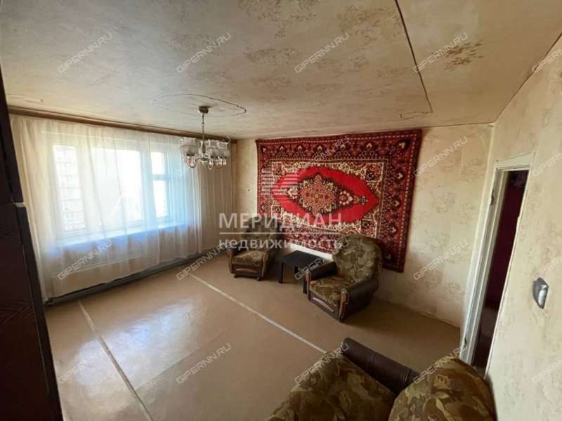 четырёхкомнатная квартира на Волжской улице дом 40