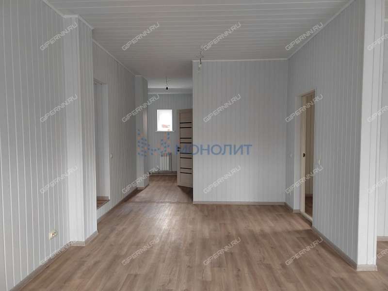 дом на Центральной улице село Курилово