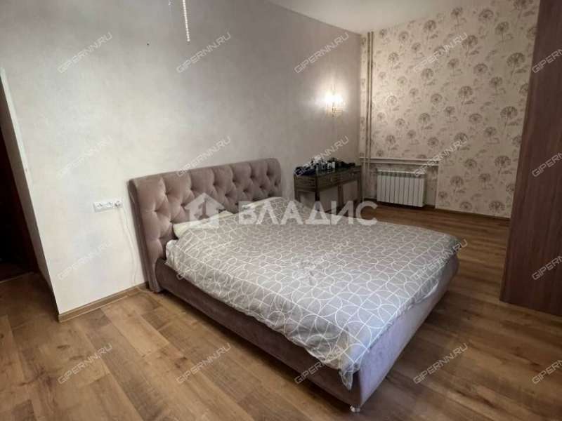 трёхкомнатная квартира на улице 50-летия Победы дом 6/2