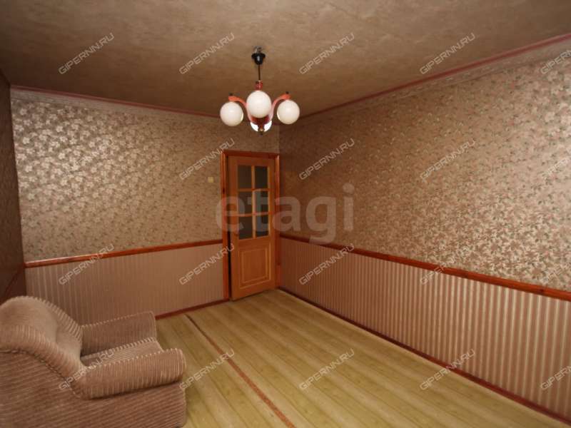 трёхкомнатная квартира на улице Сазанова дом 13