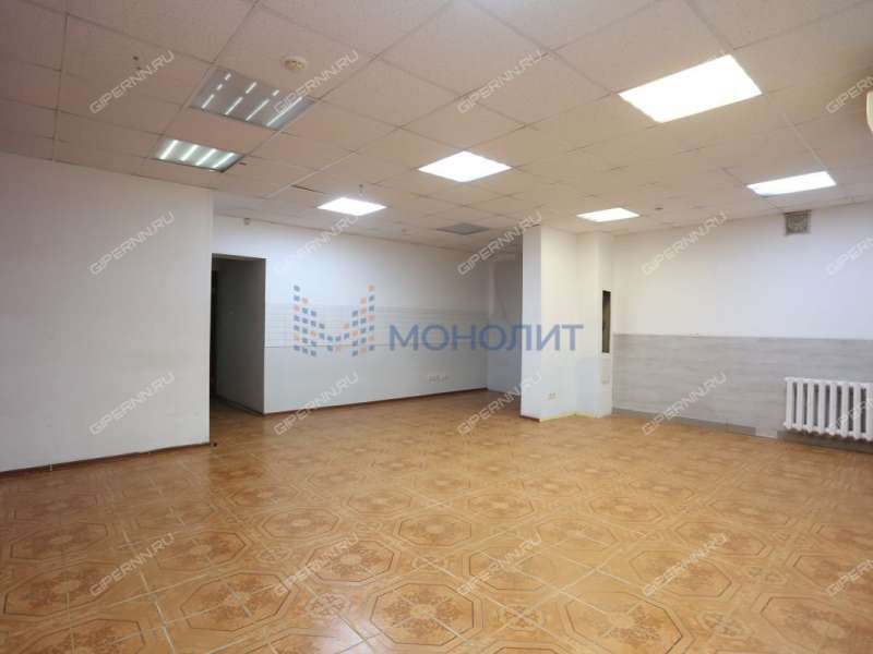 помещение под помещение свободного назначения, недвижимость под салоны красоты на улице Родионова