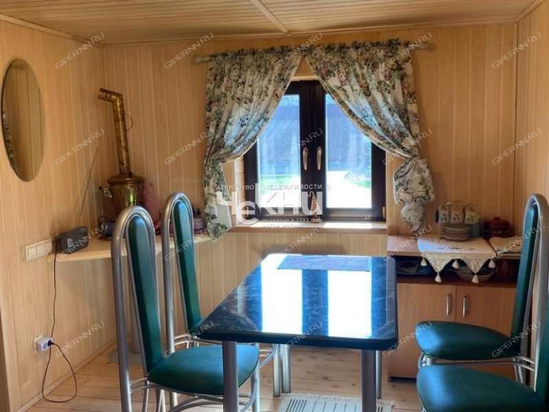 дом на Калухина село Великий Враг