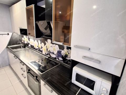 3-komnatnaya-ul-arkadiya-gaydara-d-26 фото