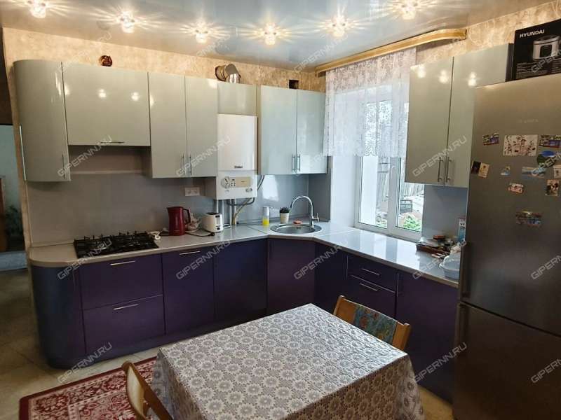 дом на Молодёжной улице село Каменки
