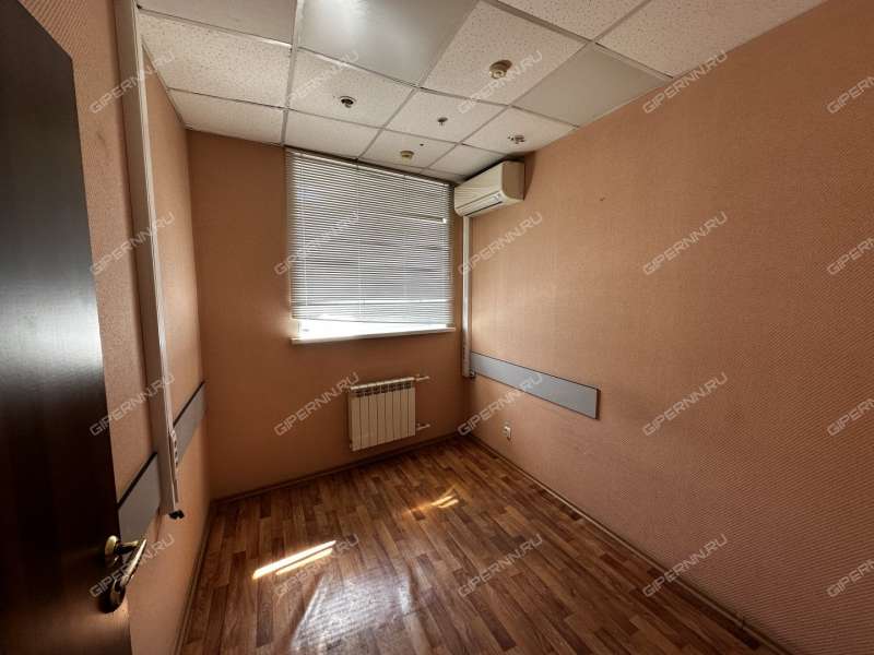 помещение под торговую площадь на улице Чаадаева