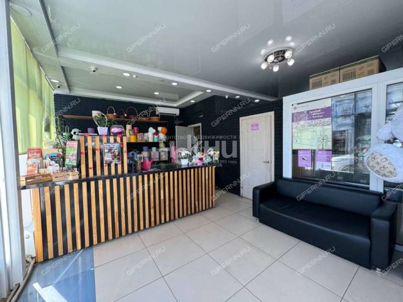 помещение под торговую площадь на улице Коминтерна