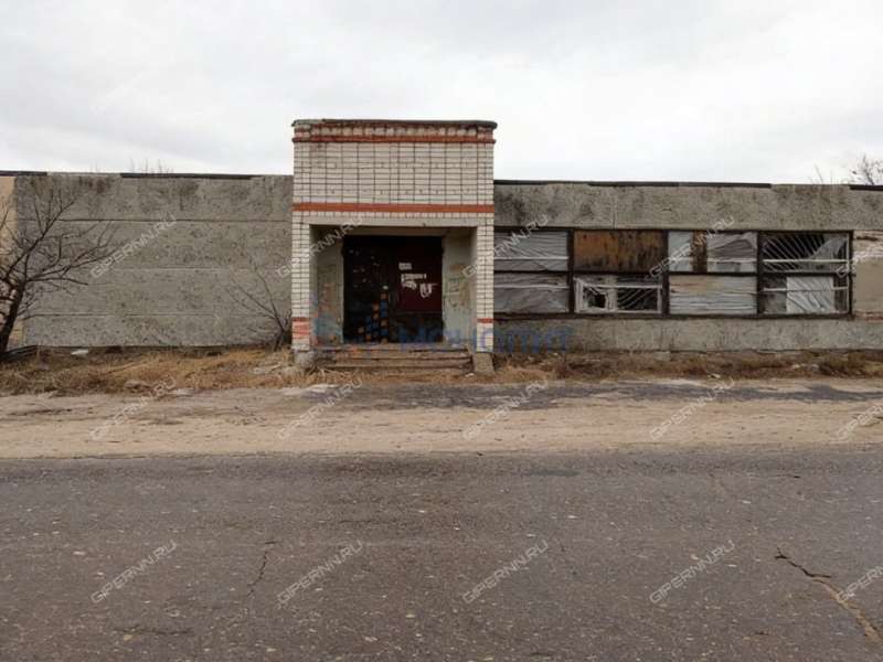 здание под торговую площадь, склад на Молодёжной улице деревня Медведево