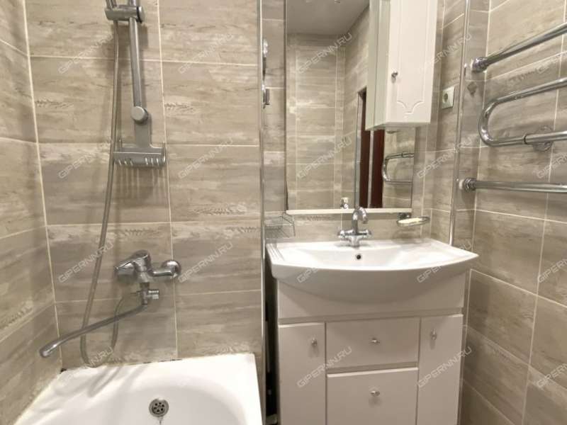 трёхкомнатная квартира на Студенческой улице дом 12