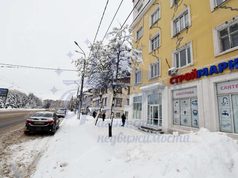 помещение под помещение свободного назначения на улице Октябрьской Революции