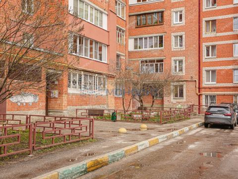 4-komnatnaya-per-svetlogorskiy-d-4 фото