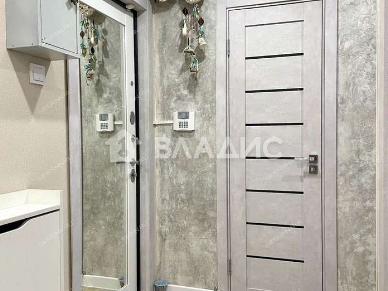 трёхкомнатная квартира на улице Сергея Акимова дом 25