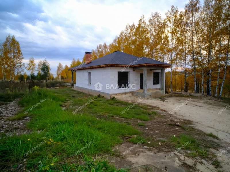 дом на  село Безводное