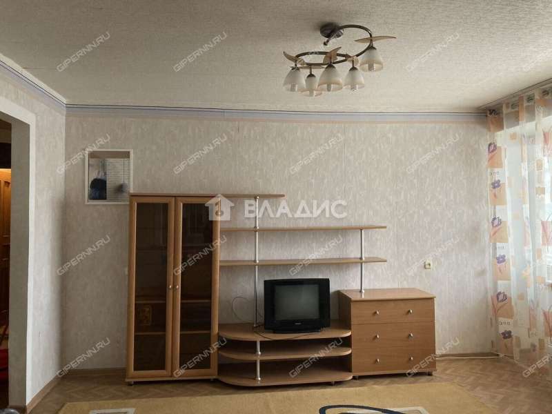 трёхкомнатная квартира на улице Чаадаева дом 33