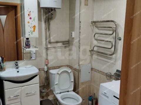 1-komnatnaya-ul-vyatskaya-d-7 фото