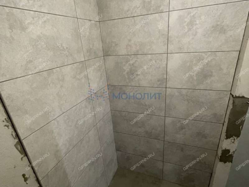 помещение под офис, торговую площадь на улице Владимира Лузянина