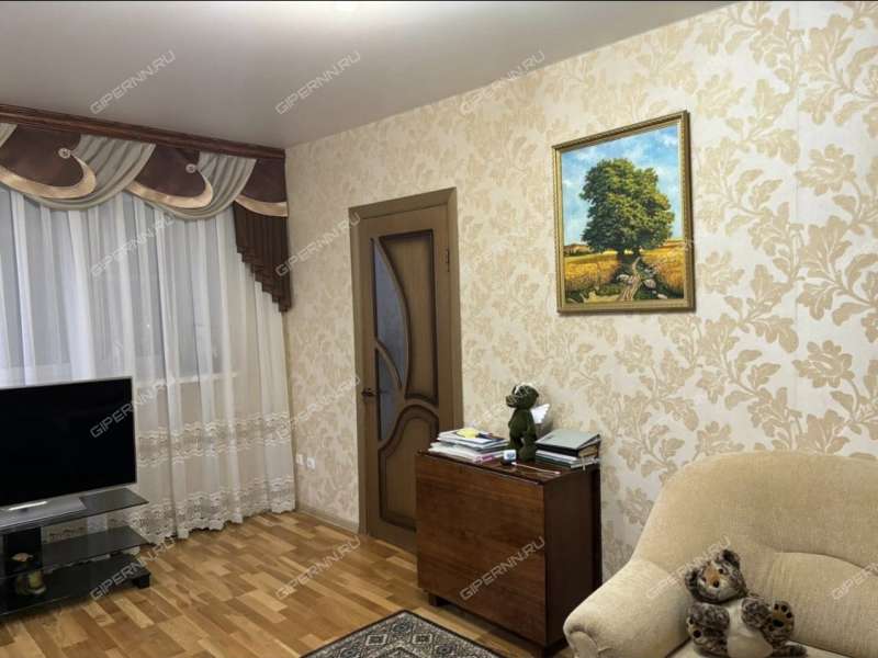 семикомнатная квартира на улице Баранова дом 7