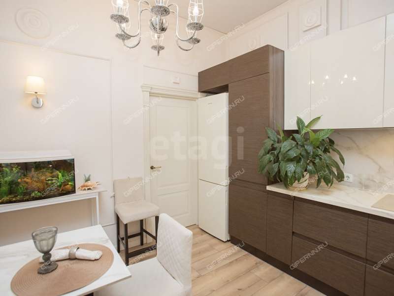 трёхкомнатная квартира на улице Июльских Дней дом 1 к2