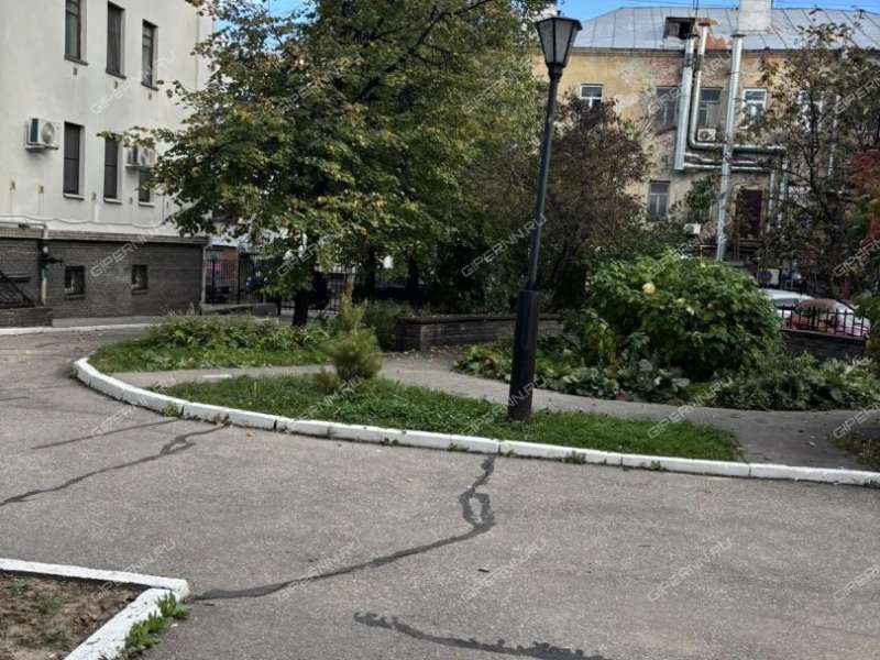 четырёхкомнатная квартира на Большой Покровской улице дом 47б