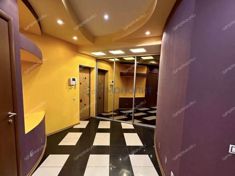 трёхкомнатная квартира на улице Коминтерна дом 127