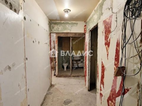 4-komnatnaya-ul-barenca-d-12 фото